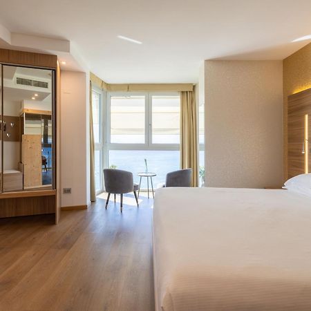 Kriss Internazionale Hotel バルドリーノ エクステリア 写真