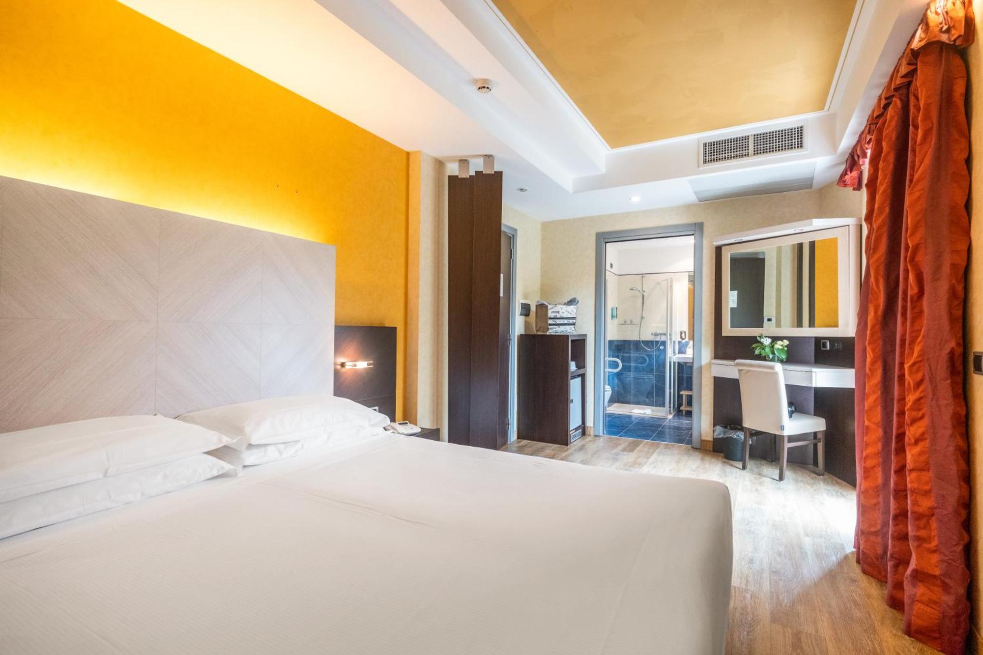 Kriss Internazionale Hotel バルドリーノ エクステリア 写真