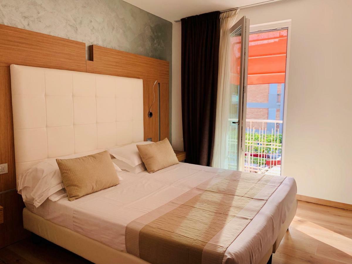 Kriss Internazionale Hotel バルドリーノ エクステリア 写真